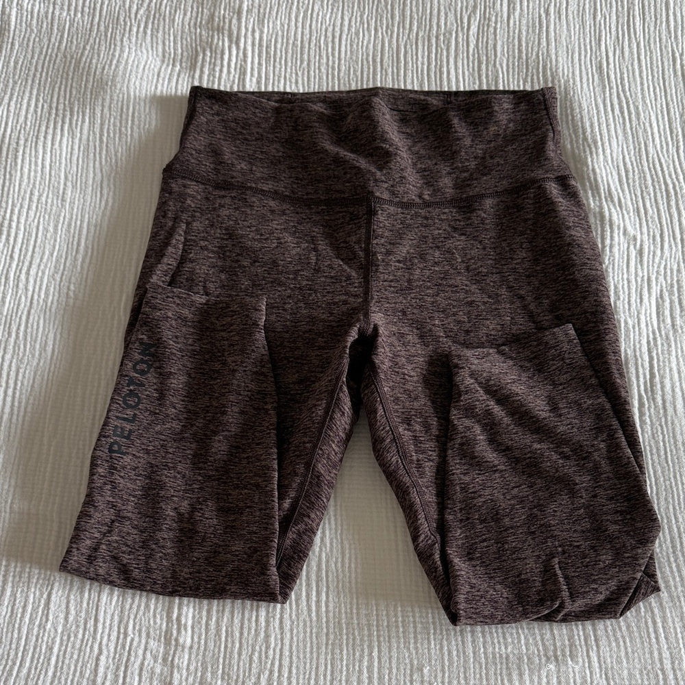 peloton burgundy marbled leggings / M / EUC
